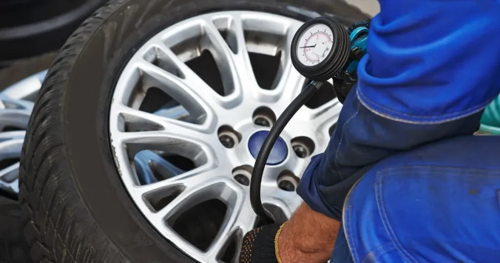 タイヤの空気圧チェックについて知っておくべき4つのこと