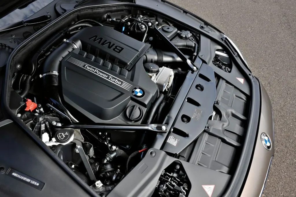BMWのツインスクロールターボは、ターボ車の大きな問題を解決する優れもの！