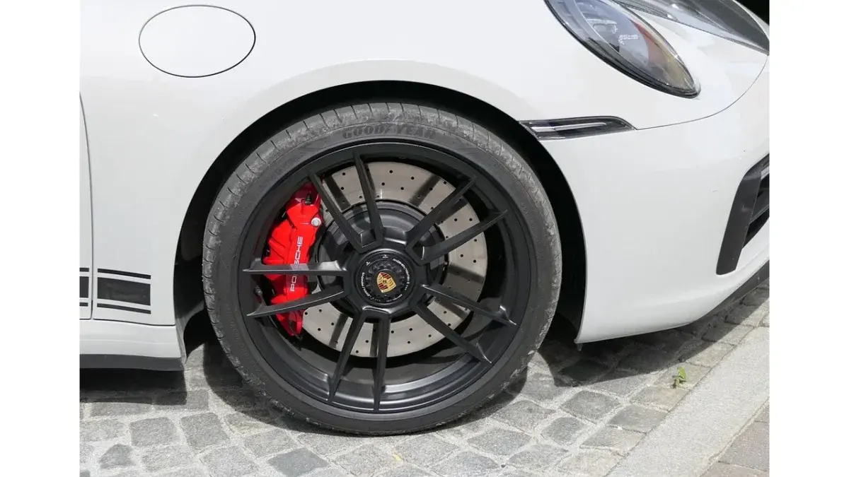 Porscheの前輪ディスクブレーキ