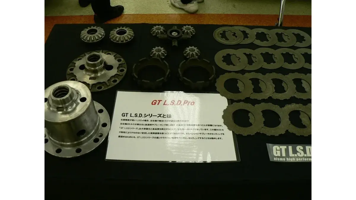 NISMO GT LSD Proの摩擦板と分解部品