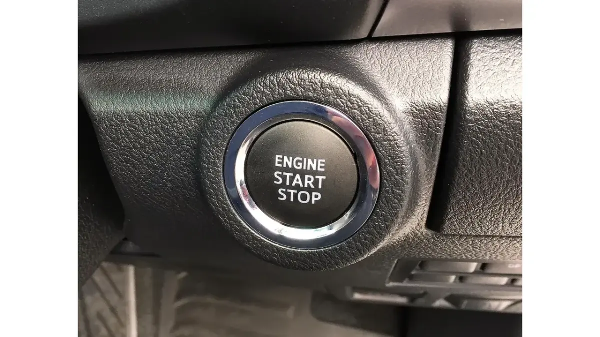 Toyota HiLuxのエンジン始動ボタン