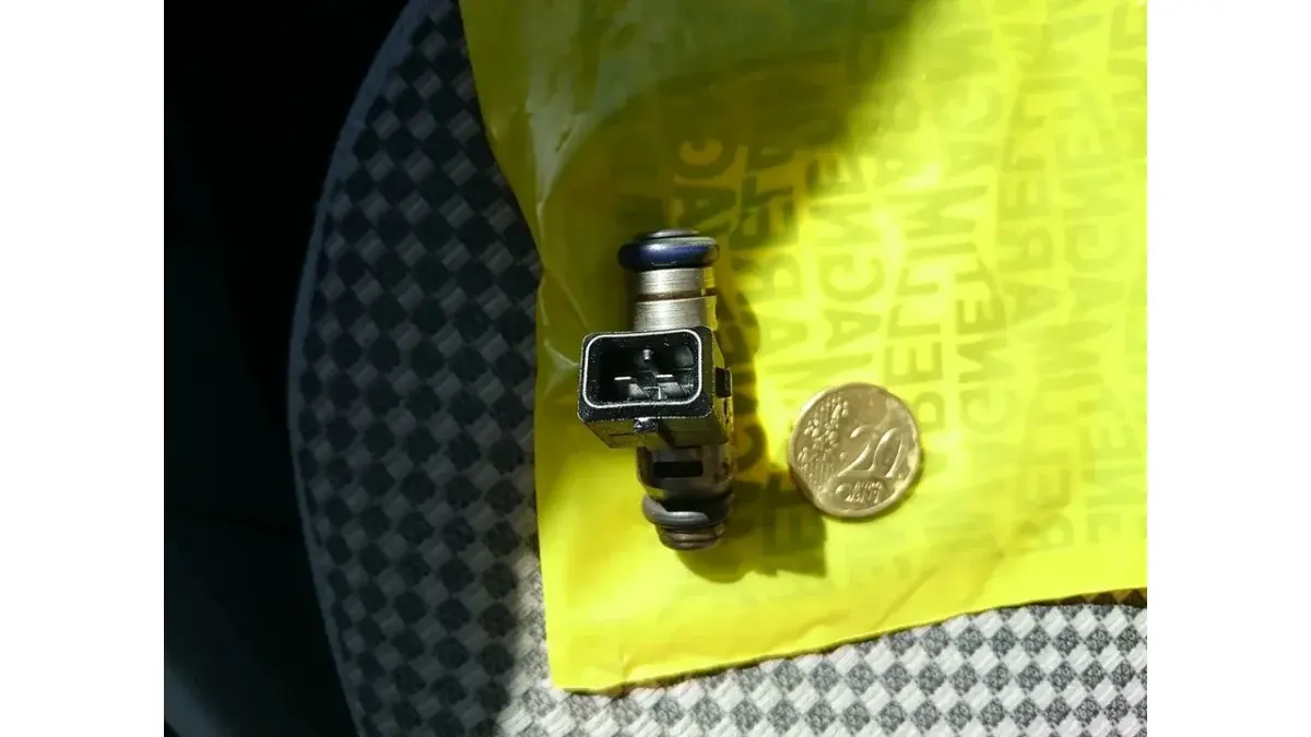 自動車用の燃料噴射器